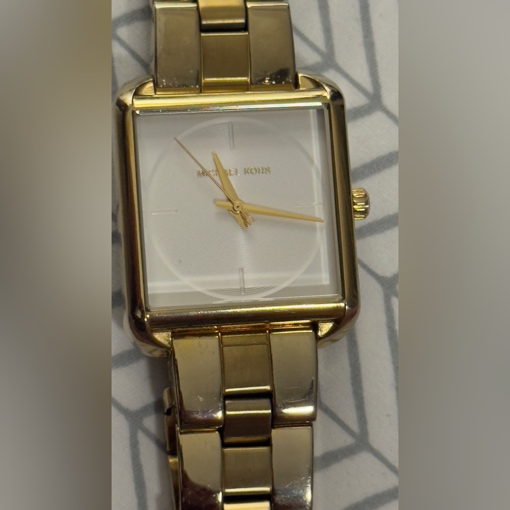 Michael Kors Gold Square Face Watch need battery